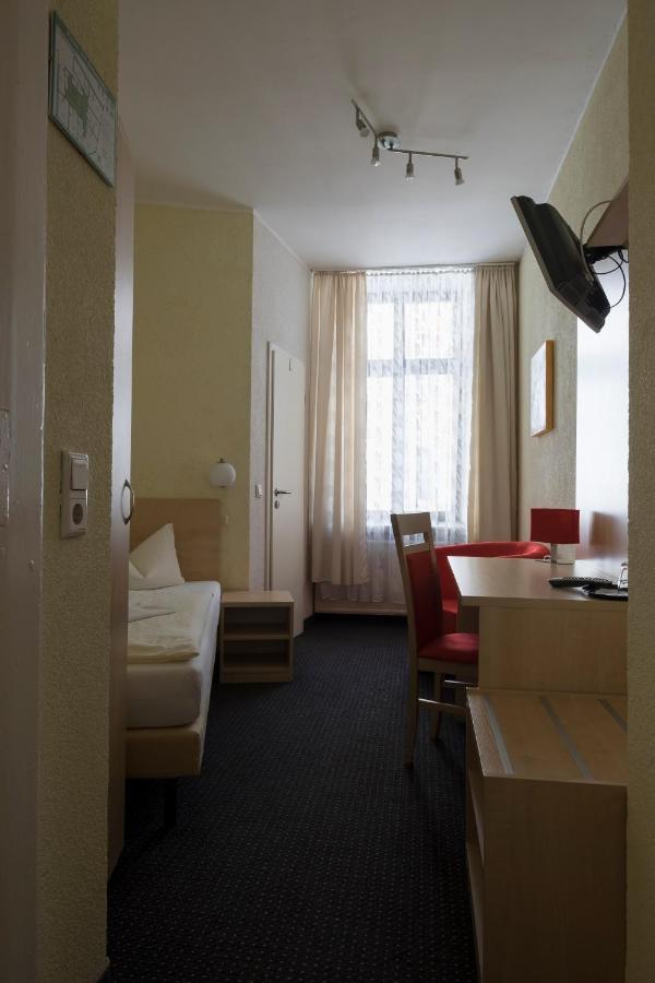 Gaestehaus Lisakowski Pension Am Brautwiesenpark Görlitz Exterior foto